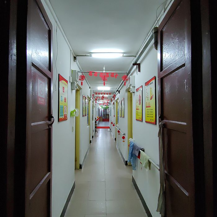劳动街敬老院安静的走廊通道